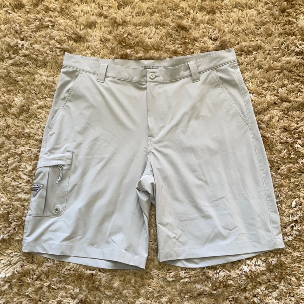 Men’s Columbia Omni Shield size 38 shorts